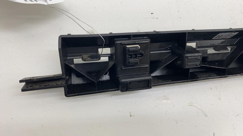 32216386 ⭕ 2021-2023 Polestar 2 Front Left Skirt Rocker Molding Panel Bracket LH 32216386