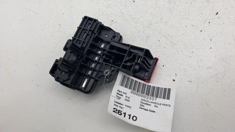 ⭕ 2025 Rivian R1S Positive Battery Fuse Relay Junction Terminal PT0073