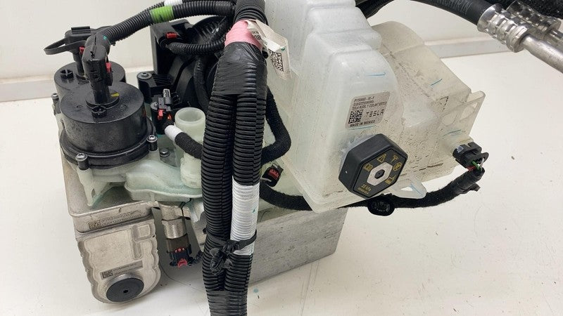 ⭕ 2020-2024 Tesla Model Y Supermanifold Refrigerant Chiller w/ Coolant