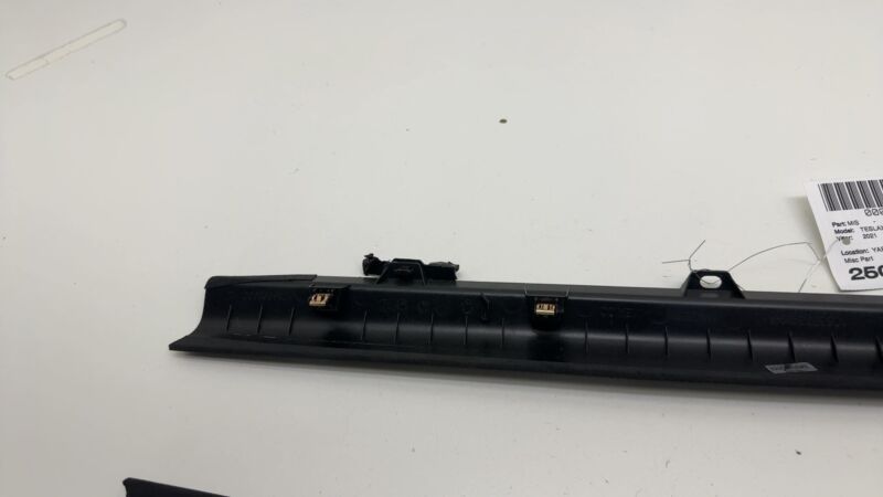 105154706C ⭕16-23 Model X Rear Left & Right Falcon Door Gap Hider 1051547-06-C/1051556-06-C