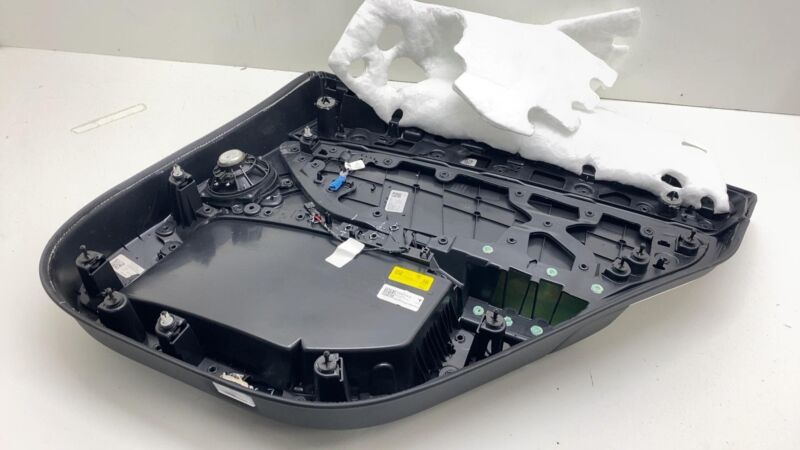 1105095 00 2017-2020 Tesla Model 3 M3 Rear Driver Side Door Panel Trim Cover White Left LH