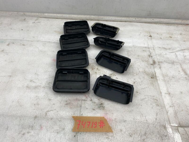 2016-2020 Tesla Model X Rear Quarter Panel Rubber Flap Extractor Air Vent Grille