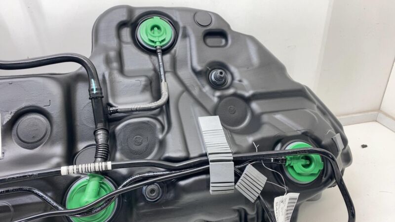 ⭕ 2018-2022 Mercedes C-Class C300 W205 Gas Fuel Tank Reservoir Assembly OEM