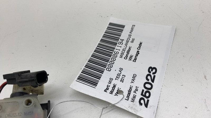 6007572-00-E ⭕ 12-15 Tesla Model S Front Frunk Hood Lock Latch Secondary Release 6007572-00-E