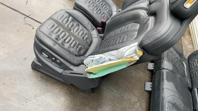 ⭕ 2022-2024 Rivian R1T Front Left & Right + Rear 2nd Row Leather Seat Black Assy