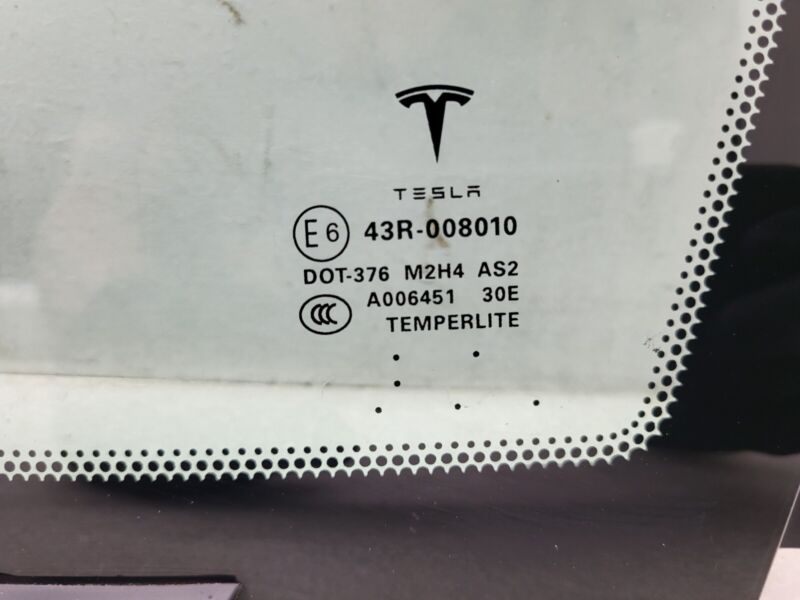 2012-2020 Tesla Model S Rear Passenger Side Quarter Fixed Glass Right Assembly