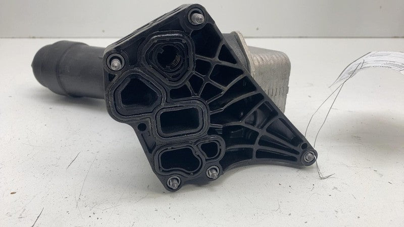 72435982 ⭕2018 2019 2020 2021 2022 2023 BMW 530e Turbo Engine Oil Filter Housing 72435982