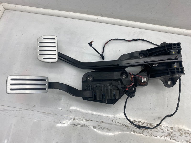 ⭕ 20-24 Tesla Model Y Performance Accelerator and Brake Pedal Pad 1188