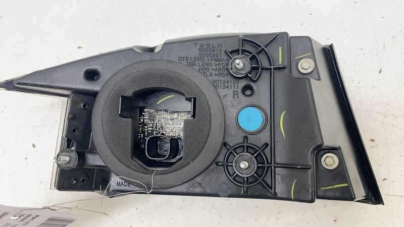 ⭕ 2012-2022 Tesla Model S Rear Taillight LED Outer Tail Lamp Right 600