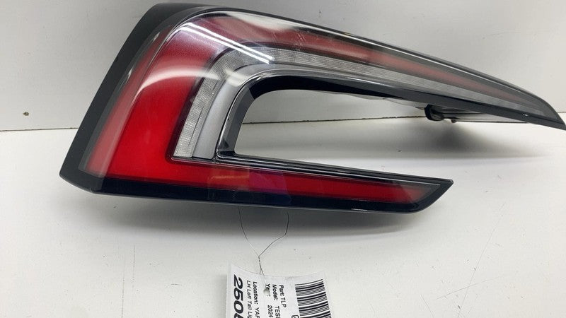 1691498-00-F ⭕ 24-25 Model 3 Rear Driver Side Taillight Quarter Tail Lamp Left 1691498-00-F