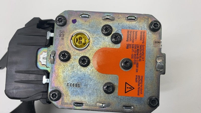 7P0857706F 2011-2018 Porsche Cayenne Front Passenger Side 1st Row Seat Belt Retractor Right