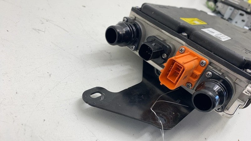 PT00844738A ⭕2025 Rivian R1S Power Converter Control Module Unit w/ Bracket OEM PT00844738-A