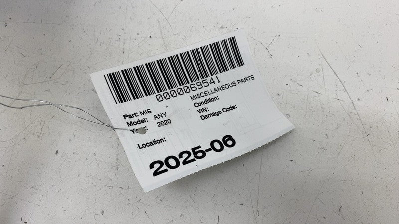 ⭕2020 Maserati Driver or Passenger Side Seat Headrest Headrest Left or Right OEM