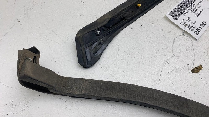 ⭕2018-2021 Lincoln Navigator Rear Driver Side Door Weatherstrip Rubber