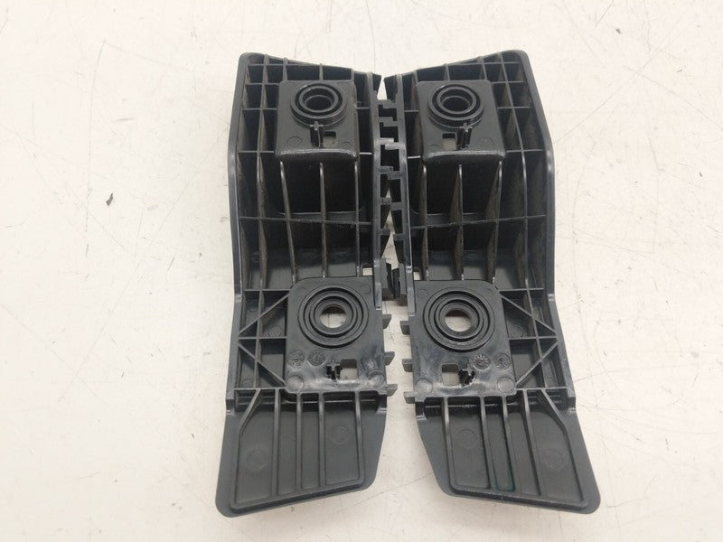 1083993 00 D 17-22 Model 3 Left/Right Under Taillamp Bumper Bracket 1083993-00-D/1083992-00-D