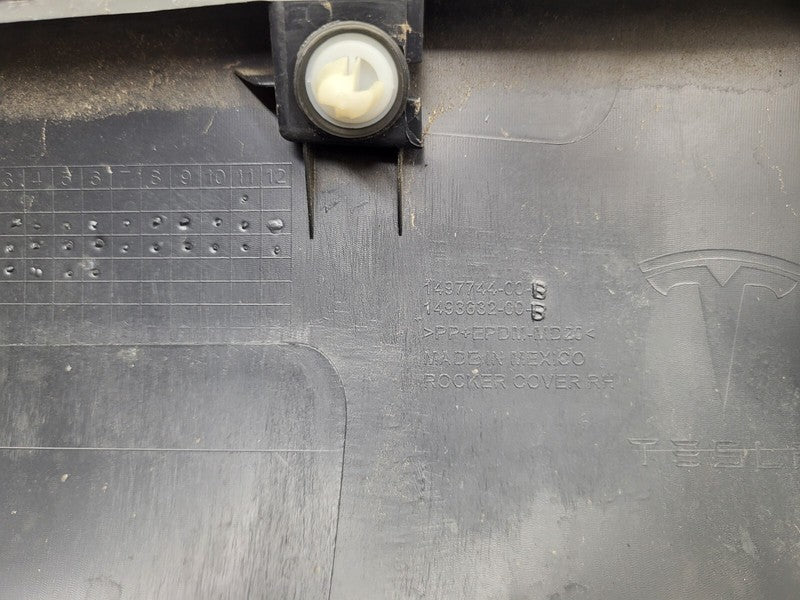 149774400B ⭕ 20-23 Model Y Right Skirt Lower Rocker Panel Molding Trim Cover 1497744-00-B