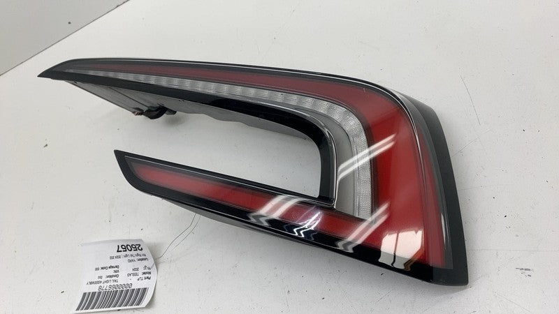 169150000F ⭕ 24-25 Model 3 Rear Passenger Taillight Quarter Tail Lamp Right RH 1691500-00-F