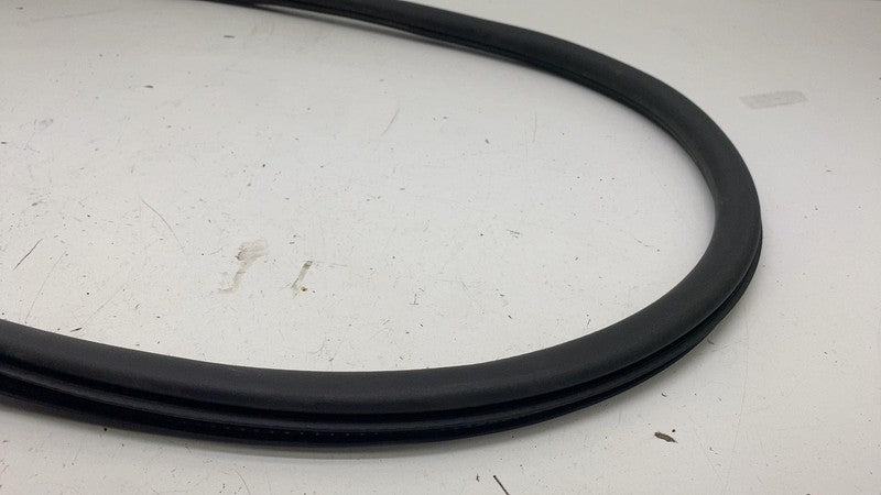 ⭕ 2017-2025 Chrysler Pacifica Front Right Door Body Weatherstrip Rubbe