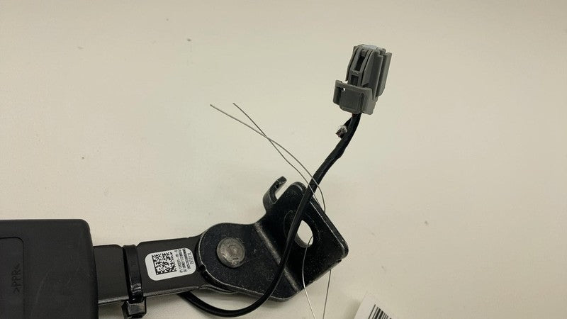 1593201 99 B 2021 2022 2023 2024 Tesla Model S MS Rear Driver 2nd Row Seat Belt Buckle Left