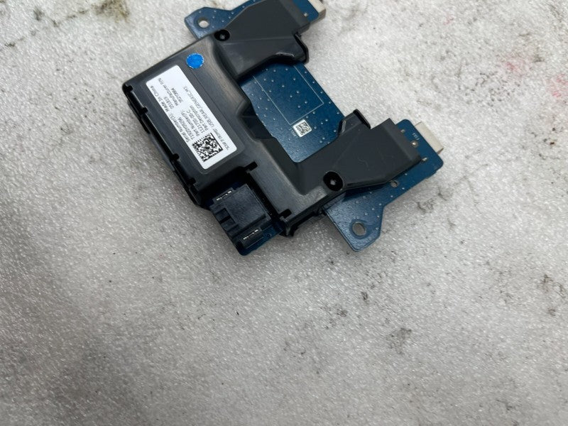1121700 00 C ⭕ 2017-2023 Tesla Model 3 Rear USB Connector Module Unit Assembly 1121700-00-C