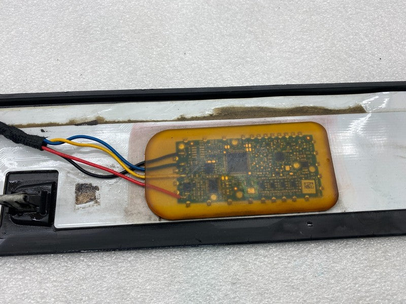 1063445 00 B 16-20 Model X Right Plate Trim Molding + Cladding Capacitive Sensor 1069273-00-B