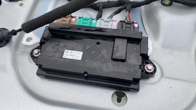 ⭕ 2022-2024 Rivian R1T Rear Passenger Side Door Shell Panel Right Silver EXP004