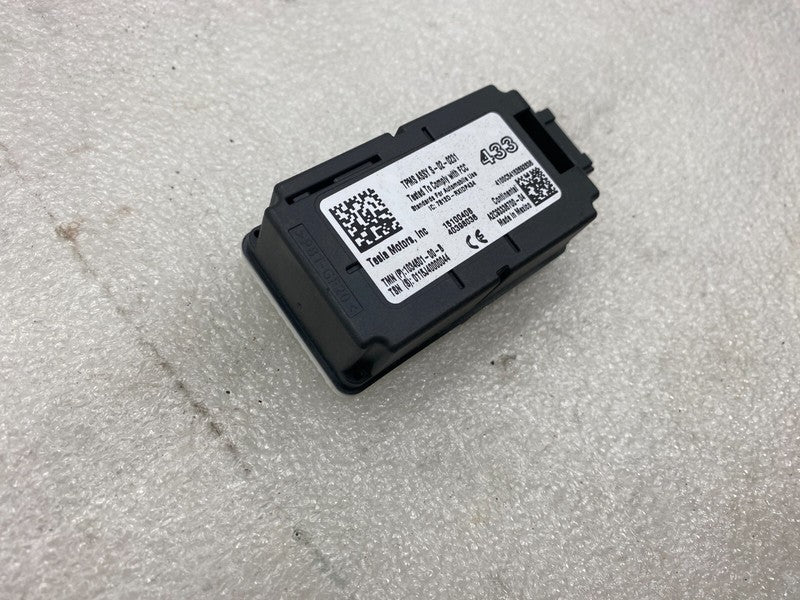 103460100B ⭕ 12-20 Tesla Model S Tire Pressure Monitor System Module Receiver 1034601-00-B
