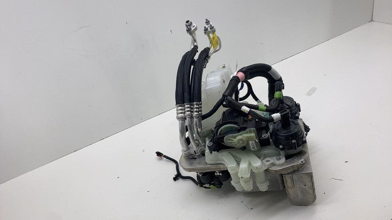 1523000A1E ⭕ 2020-2023 Tesla Model Y Supermanifold Refrigerant Chiller w/ Coolant Reservoir