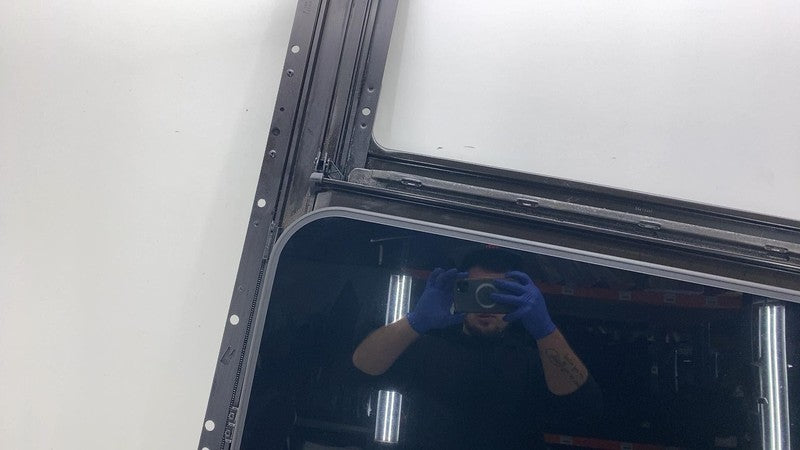 7P5 877 021 6F2 2011-2018 Porsche Cayenne Top Roof Sunroof Frame Window Glass w/ Motor Assembly