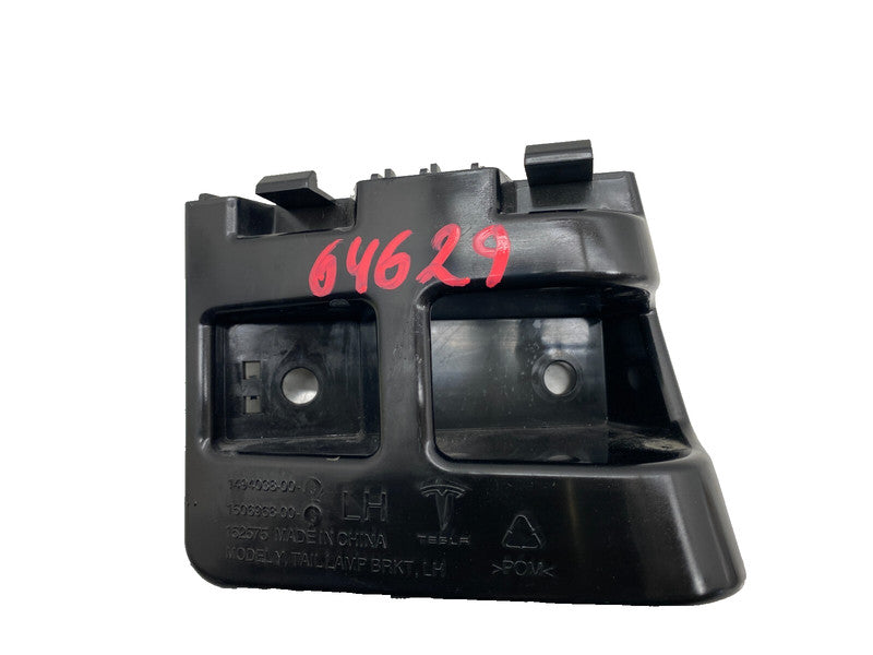 1494038-00-D ⭕ 20-24 Model Y Rear Driver Tail Lamp Taillight Bracket Assy Left 1494038-00-D