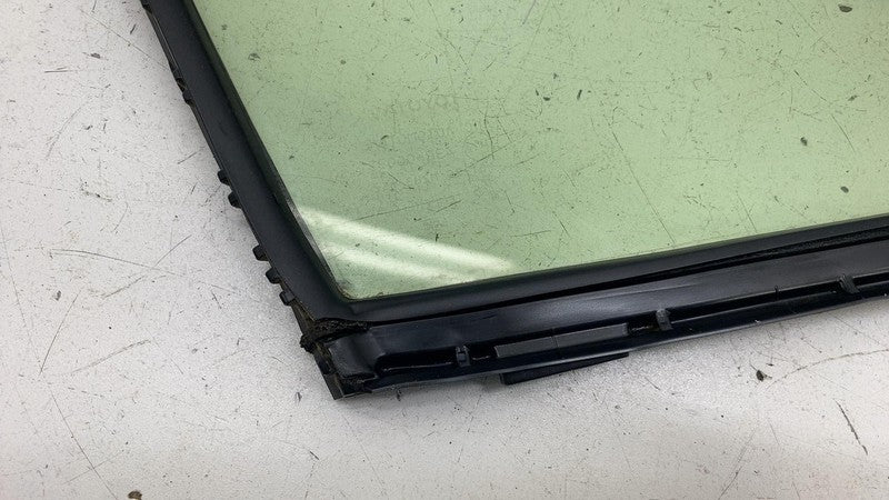 6821647020 ⭕ 23-25 Toyota Prius Front Driver Side Door Vent Window Glass Left 68216-47020