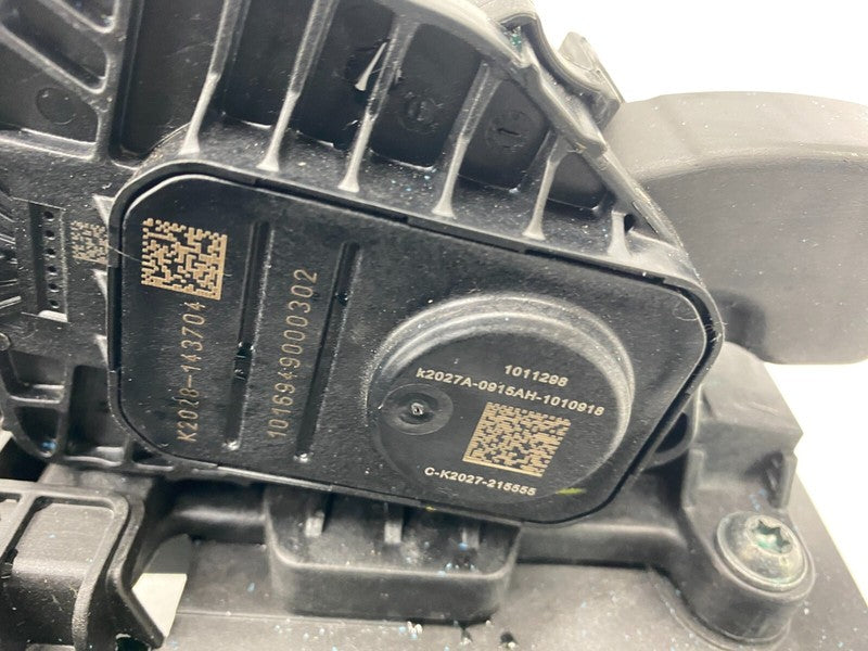 118869100B ⭕ 2020-2023 Tesla Model Y MY Accelerator & Brake Pedal Pad Assembly 1188691-00-B