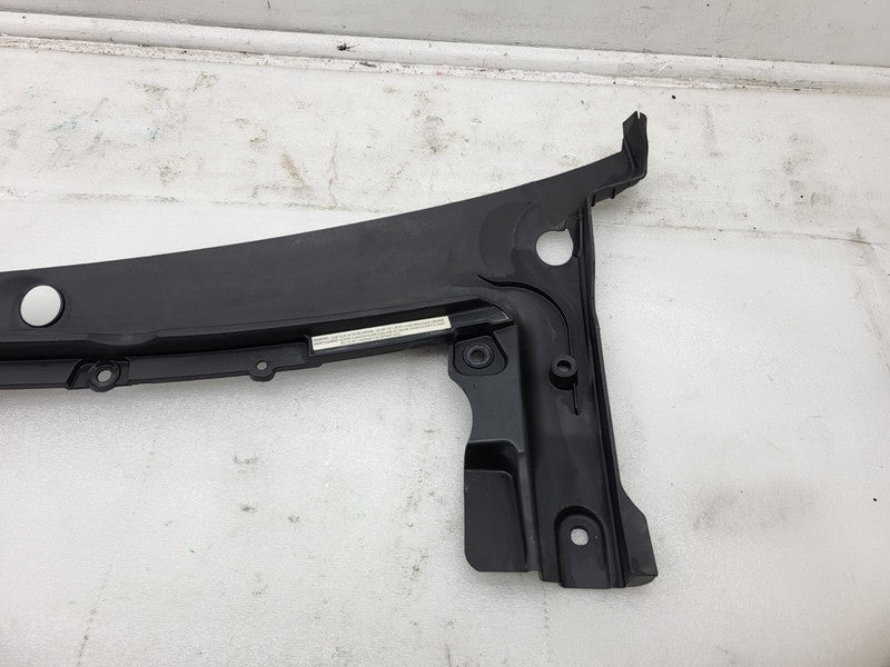 106050900B ⭕ 16-20 Model S Front Windshield Underhood Trim Cowl Screen Panel 1060509-00-B