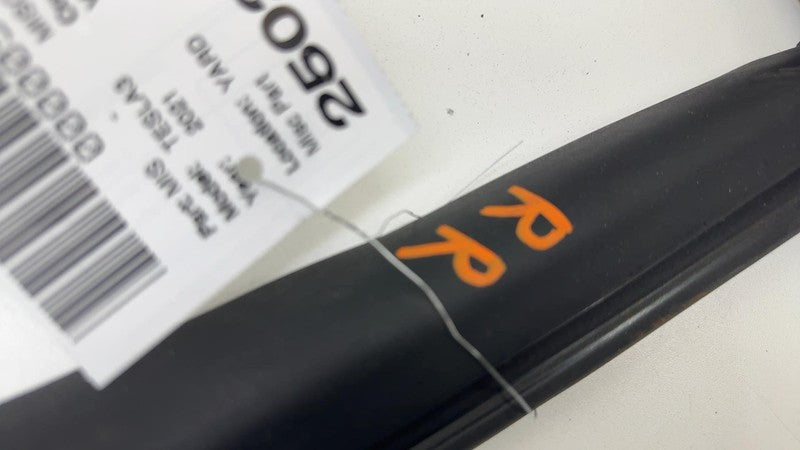 ⭕17-23 Tesla Model 3 Rear Right Door Body Weatherstrip Rubber Seal 109