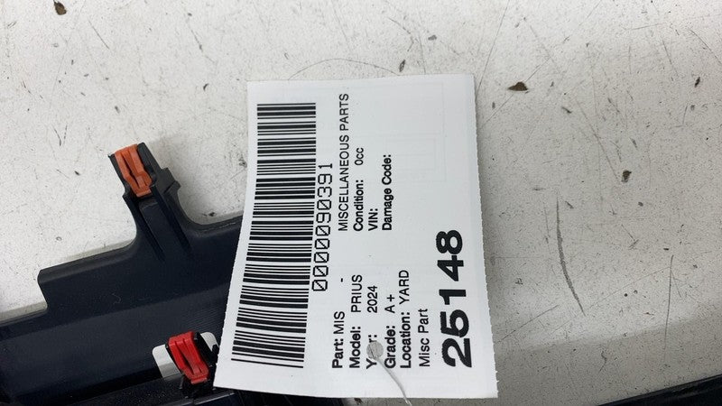 ⭕ 23-25 Toyota Prius Dashboard Center A/C Air Vent Bezel Cover w/ Cont