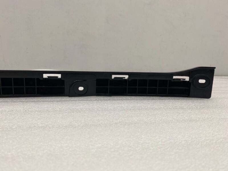 600772400E 2012-2023 Tesla Model S Rear Body Attachment Bumper Center Support Bracket Facia