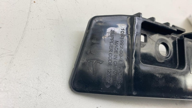 ⭕ 17-23 Model 3 Rear Left Bumper Taillamp Taillight Mount Bracket 1083