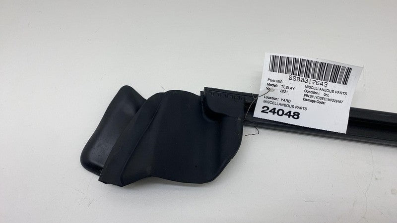 ⭕ 20-22 Model Y Rear Driver Side Door Inner Belt Rubber Seal Left 1500