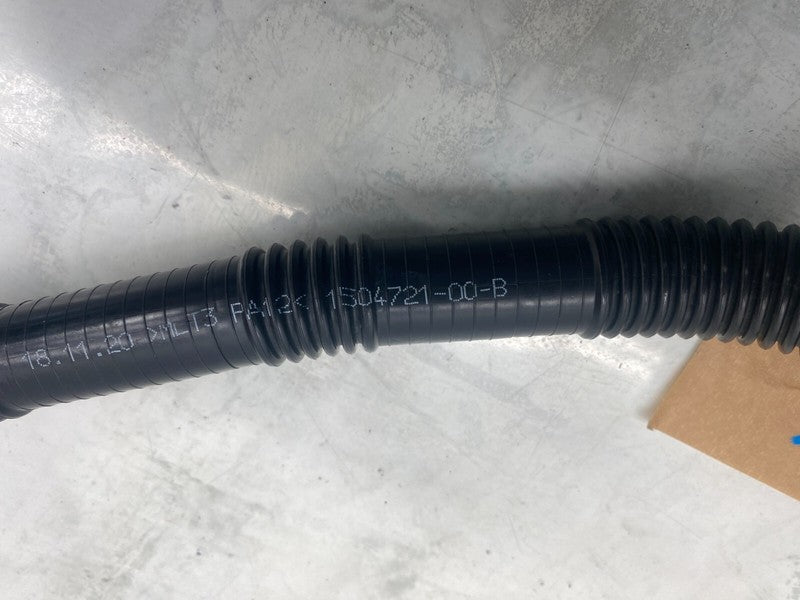 1504721-00-B ⭕2017-2025 Tesla Model 3 Y Powertrain Supply Coolant Hose Pipe Tube 1504721-00-B