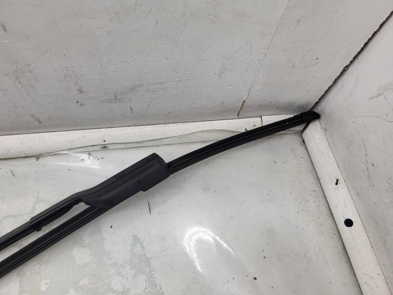 107672900C ⭕ 2017-2022 Tesla Model 3 Front Windshield Wiper Arm & Blade Right 1076729-00-C