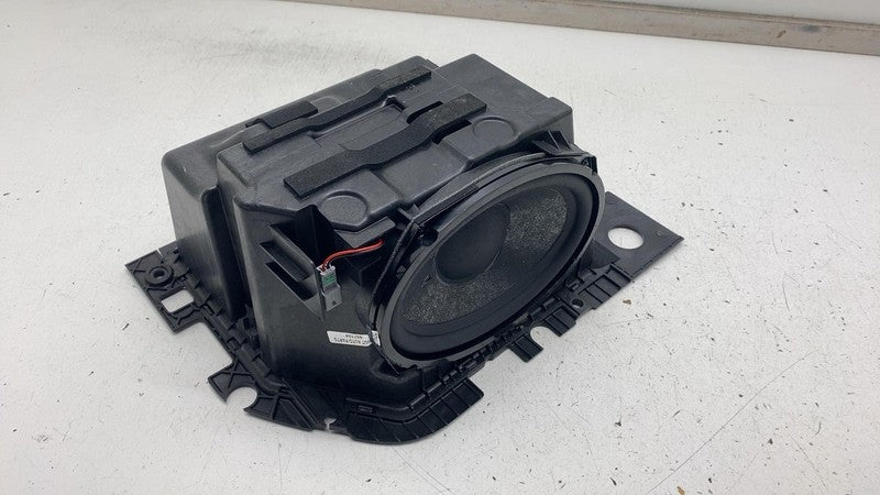 PT00485899A ⭕ 2022 2023 2024 Rivian R1T Rear Sub Subwoofer Bass Speaker Box PT00485899-A OEM