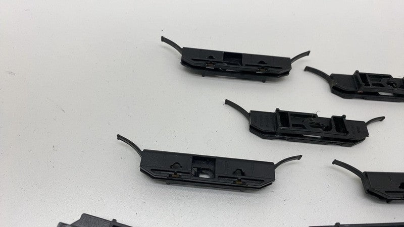 ⭕ 2021 2022 2023 BMW 530e G30 Roof Bar Mounting Clip Molding Fastener