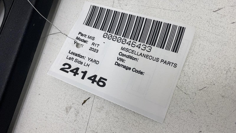 PT00030675M ⭕22-24 Rivian R1T Rear Left Upper Bed Main Molding Trim Cover Panel PT00030675-M