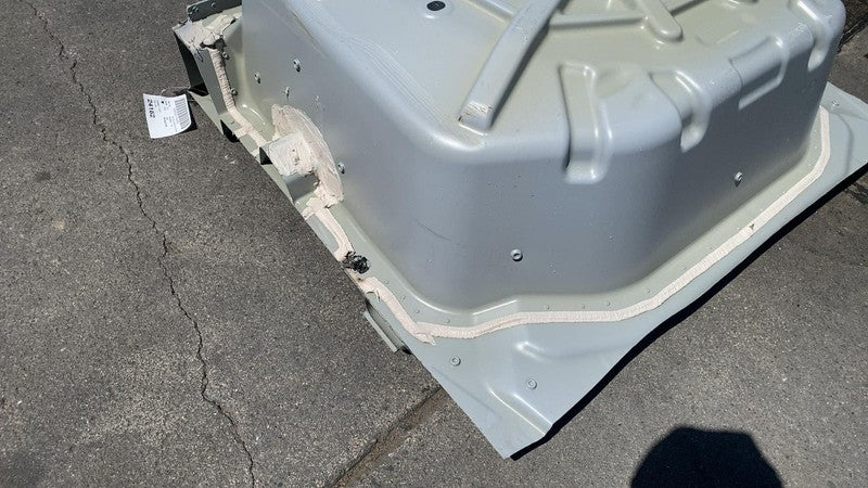 PT00050806 J1 ⭕ 2022 2023 2024 Rivian R1S Rear Bucket Assembly (Beside Spare Tire) PT00050806