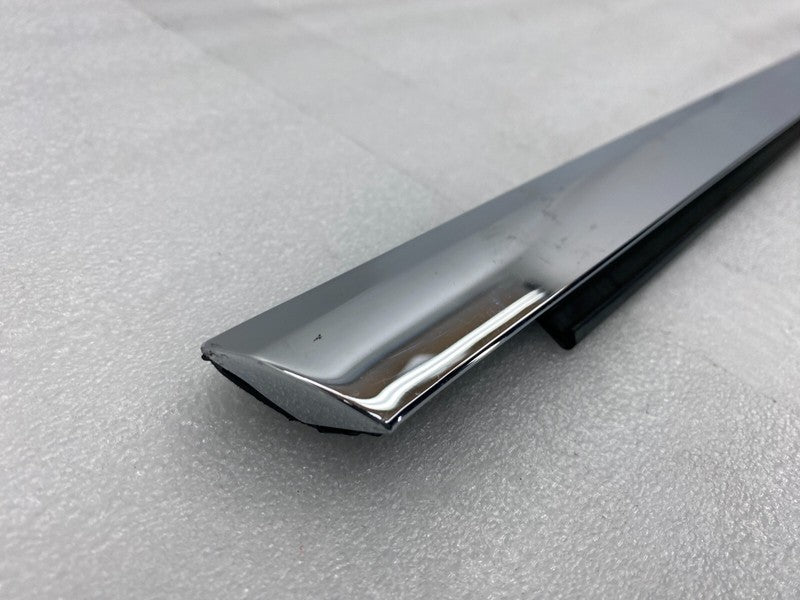 ⭕ 12-20 Tesla Model S Front Passenger Side Door Window Outer Belt Molding Right