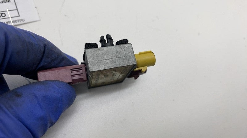 A2128704089 2012-2019 Mercedes-Benz GLE350 Radio Amplifier Splitter Module Unit A2128704089