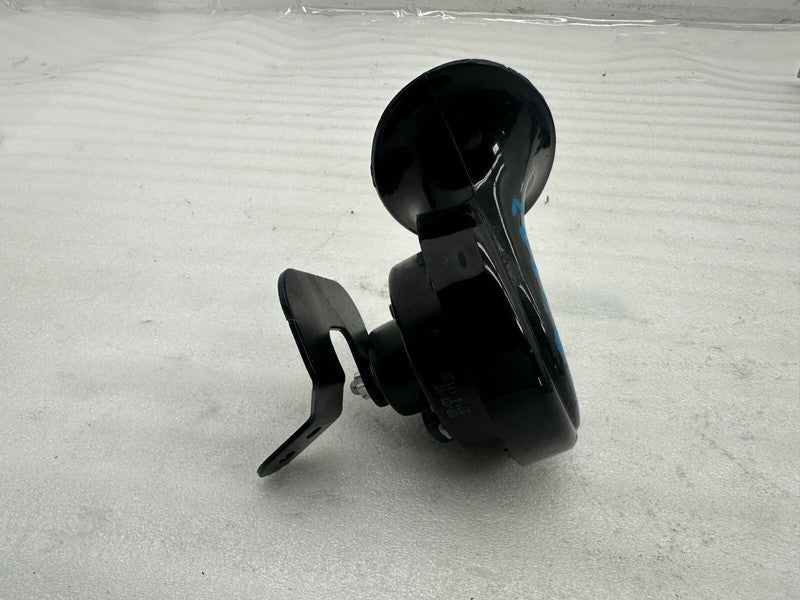 E1 0020046 ⭕ 2012-2020 Tesla Model S MS Seger Low Pitch Tone Horn 12V 410 Hertz w/ Bracket