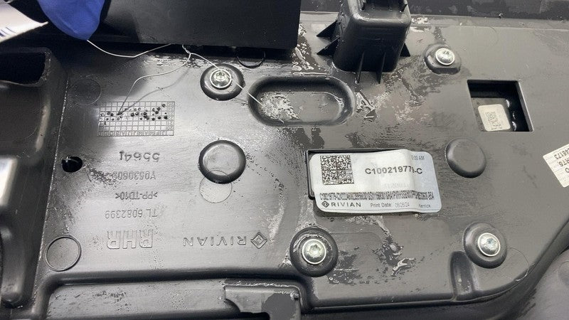 C100219779C ⭕ 25 Rivian R1S Rear Right Scuff Plate Panel w/ C-Pillar Cover Trim C100219779-C