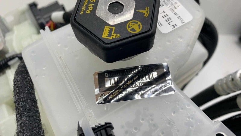 154990200C ⭕ 2021-2025 Tesla Model 3 Supermanifold Refrigerant Chiller w/ Coolant Reservoir