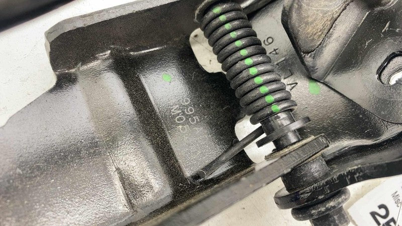 ⭕ 17-25 Chrysler Pacifica Rear Driver Side Sliding Door Upper Roller Hinge Left